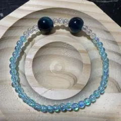 青色と透明のビーズブレスレット