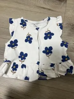 花柄フリル付きベストベビー服 60-70センチ　バースデイ