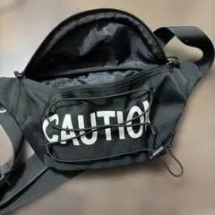 CAUTION ロゴ ボディバッグ ウエストポーチ ブラック