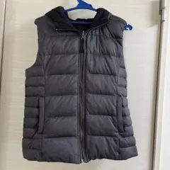 プラステ　PLSTグレー・黒 フード付きリバーシブルダウンベスト