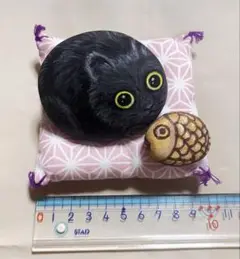 黒猫ストーン　支え石つき
