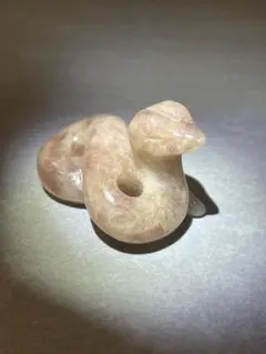 ストロベリークォーツ　蛇　置物