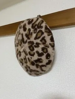 ベレー帽　アクリルウール　豹柄　レオパード　秋冬　帽子　厚手　ベージュ