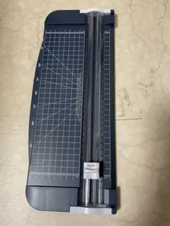 ペーパーカッター 裁断機 スライド式のサムネイル