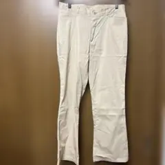 ベージュ チノパン