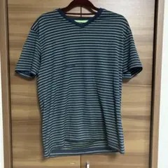 ネイビーとイエローのストライプ VネックTシャツ