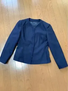 ネイビー ノーカラージャケット 3ボタン