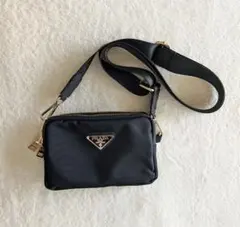 PRADA　ショルダーバッグ　ブラック