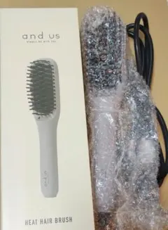 【新品 未使用品】3coins 美容家電 ヒートヘアブラシ