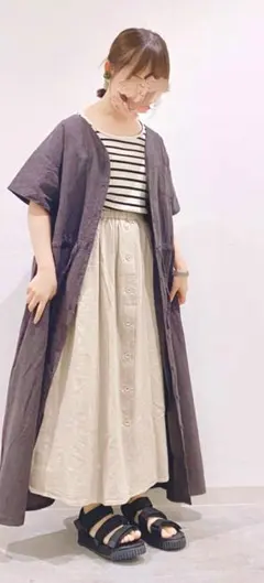 サマンサモスモス リネン混Ｖネックワンピース　チャコール　麻　リネン