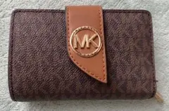 【美品】MARNI 二つ折り財布 スタッズ コンパクトウォレット 財布 オレンジ 美品】MARNI 二つ折り財布 スタッズ コンパクトウォレット 財布