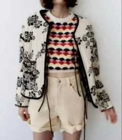 ザラ　リバーシブル花柄キルティングジャケット
