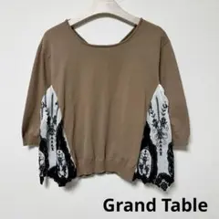 美品 Grand Table グランターブル ドッキングニット トップス 刺繍のサムネイル