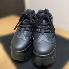 スニーカー 厚底