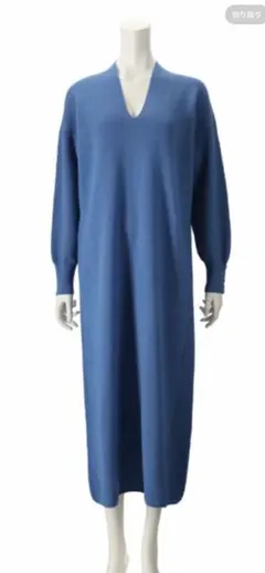 美品　アンコキーヌ Vネック ロングニットワンピース　てんとう虫　ブルーのサムネイル