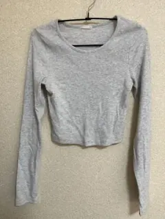 GU グレー クロップド長袖
