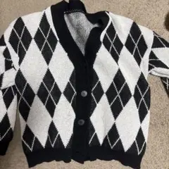 白黒ダイヤモンド模様カーディガン