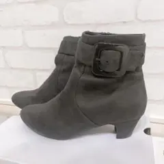 Nuovo チャコールグレー スエード サイドジッパーブーツ ヒール4cm