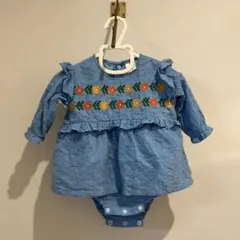 青色/刺繍/フリル付きロンパース