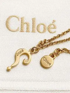 Chloé (クロエ) ゴールド ロゴチャーム ネックレス 新品のサムネイル
