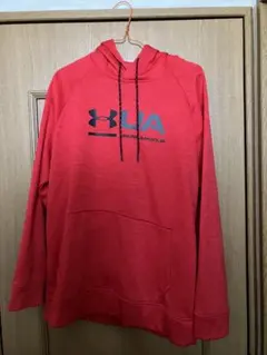 Under Armour レッド フード付きパーカー
