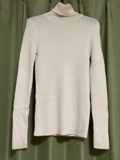 UNIQLO メリノリブタートルネックセーター　オフホワイト　Mサイズ