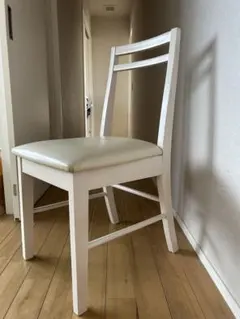 ホワイト木製椅子 合成皮革座面