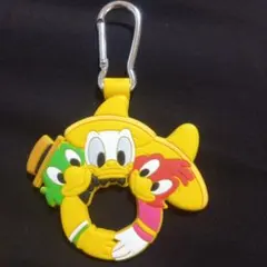 ディズニーストア三人の騎士　ペットボトルホルダー　キーホルダー　ラバー