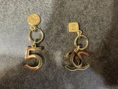 CHANEL シャネル ホリデー限定　ロゴ チャーム ノベルティ