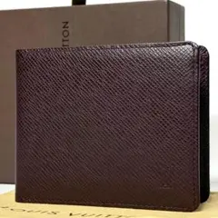 ルイヴィトン タイガ ポルトビエ9カルトクレディ アカジュー 二つ折り財布