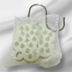 【新品】シリコン製頭皮マッサージシャンプーブラシS字フック付 ライトグレー