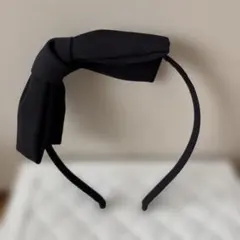 リボン付き黒カチューシャ