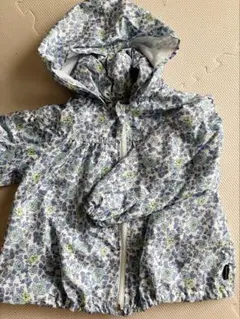 コンビミニ　花柄フード付きジャケット 110cm パーカー　春服