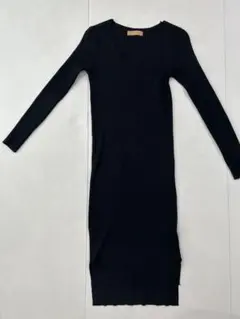 massive リブニットワンピース ブラック ロング丈　Ｖネック
