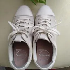 ⬛フィットフィットホワイト スニーカー 合成皮革