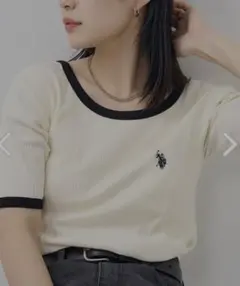 PUBLUX ワンポイント刺繍カップ付きバックオープンTシャツのサムネイル