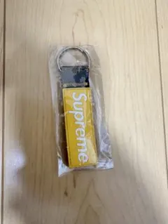 supreme キーホルダー