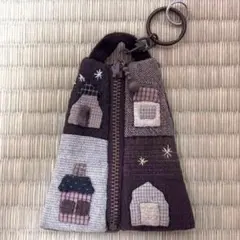 【新品未使用】ハンドメイドパッチワーク キーケース　小銭入れ　ポーチ 家デザイン
