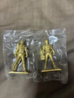 フィギュア付きチョコスナック 仮面ライダーガヴ ゴールドカラー 2種セットのサムネイル