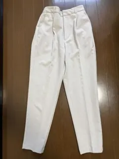 GU ストレッチテーパードパンツ