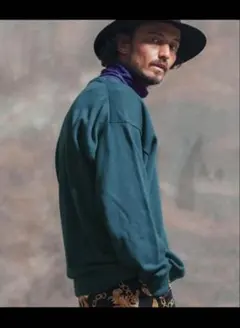 Vネック　ニット　ブルー　ジーヌンク