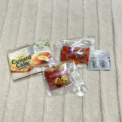 お菓子ガチャ3点セット　さくさくパンダ、カスタードケーキ、柿の種