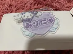 にゃんこ ハート型アクリルピンバッジ