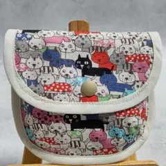 ハンドメイド　猫　ポケット付小物ポーチ　【４９８】