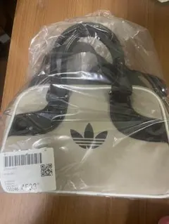 最終値引き　adidas アディダス ミニボストンバッグ ベージュ ブラウンのサムネイル