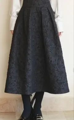 ブラック 花柄ジャガード フレアロングスカートのサムネイル