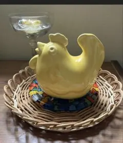 ニワトリ貯金箱　カラフルなプレート付き