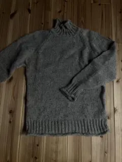 ウールシルク　グレー　タートルネックセーター