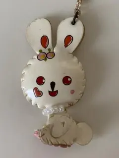 昭和レトロ　おもちゃのアクセサリー　革のうさぎのぬいぐるみブローチ　アクセサリー