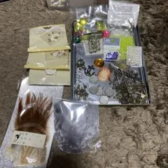 フェザー、鍵チャーム、手芸素材 パーツ 詰め合わせ まとめ売り
